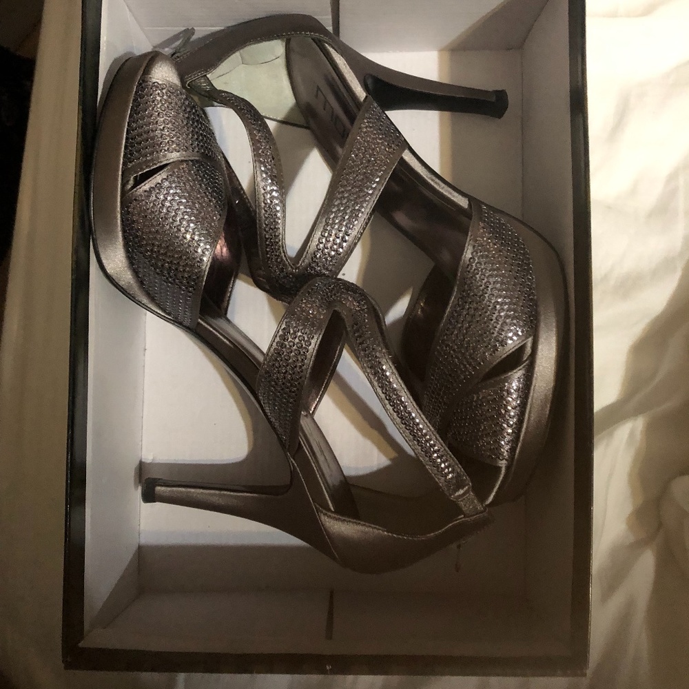 Moda Pewter Dress Shoes Size 10M-Never Worn